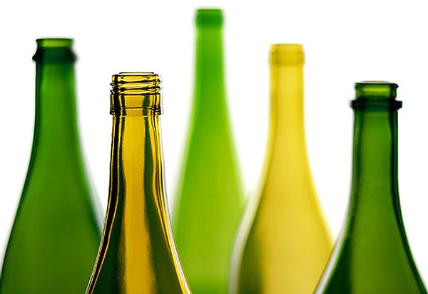 31. Свистеть горлышком стеклянных бутылок.