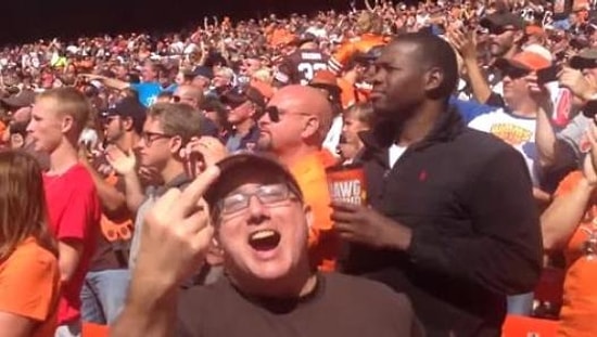 Rakip Tribünde Kazanılan Skora Sevinmek