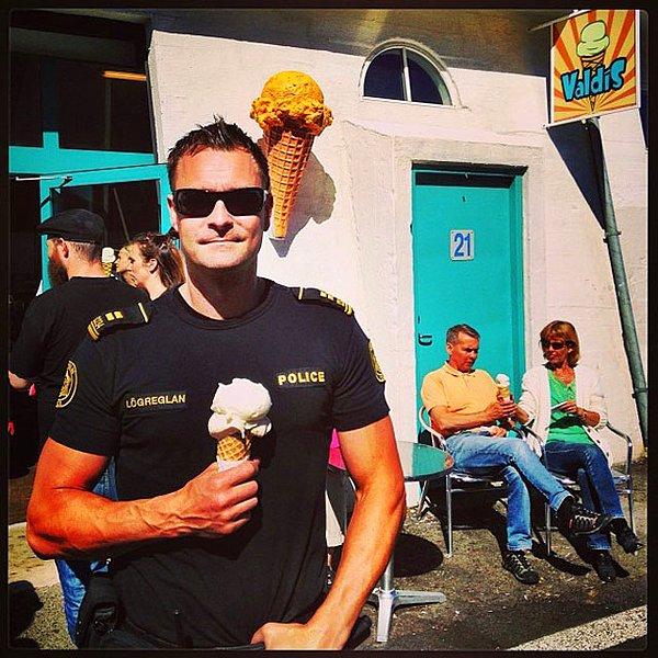 16. Dondurmasıyla fors atan karizmatik polis