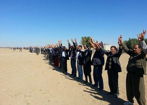 Kobani'ye destek için sınırda insan zinciri oluşturuldu