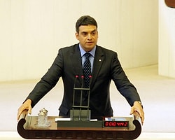 CHP'li Umut Oran, Erdoğan TBMM'ye gelince salon dışına çıktığını belirtirken, “Millet iradesine saygılıyım ama Berkin’i yuhalatan, şehide kelle diyen, vatandaşı tekmeleten, ayrımcılık yapan Erdoğan’ı dün TBMM’de dinlemedim. Vatandaşını eşit görmeyen ‘ya sev ya terk et, taraf olmayan bertaraf olur’ diyen ayrımcı anlayış içeri girdiğinde ben salondan dışarı çıktım” dedi.