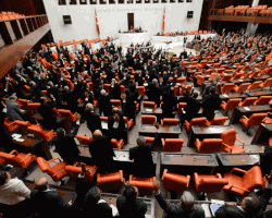 Yayın Yasağı Sürecek