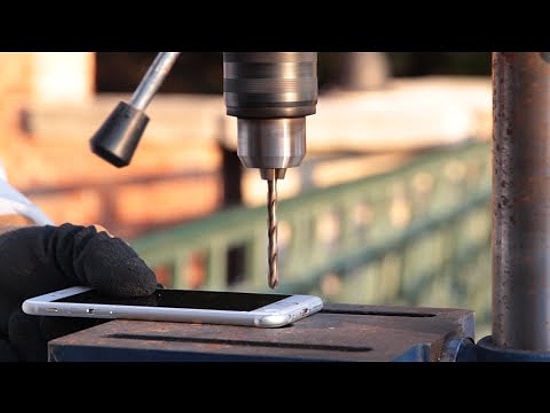 iPhone 6'nız mı Büküldü? İlginç de Olsa Çözümü Var