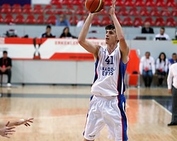 Anadolu Efes Farklı Kazandı
