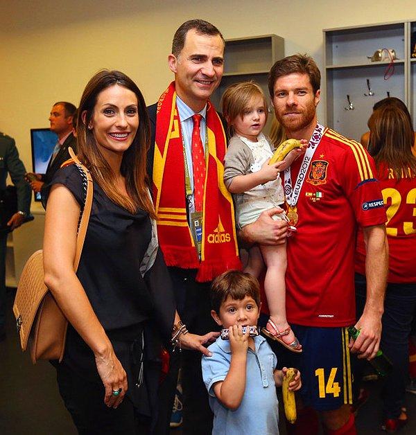 8. Xabi Alonso, oğlu Jontxu ve kızı Ane