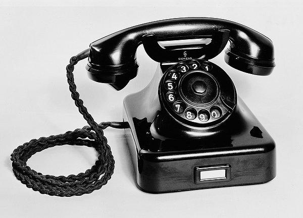 27. “Çok güzel bir buluşa benziyor ama Tanrı aşkına bunu kim, niye kullanmak istesin ki?” (Rutherford B. Hayes - ABD Başkanı. 1876 yılında ilk telefonu gördükten sonra yaptığı yorum.)