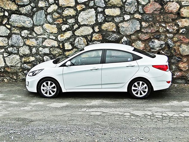 Hyundai Accent Blue 2