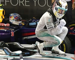 Hamilton Seriyi 4'e Çıkardı