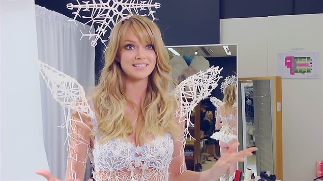 13. Biri sana herhangi bir Victoria's Secret modelini sorunca bütün hayatını anlatırsın.