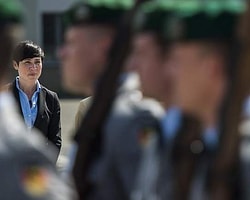 Norveç Kadınlar İçin Askerlik Hizmeti Getiriyor