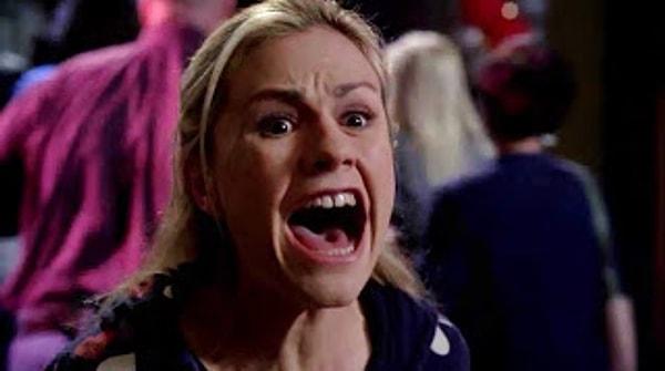 3. Sookie Stackhouse'un maalesef ki 7 sezon görmek zorunda olduğumuz ayrık dişleri.