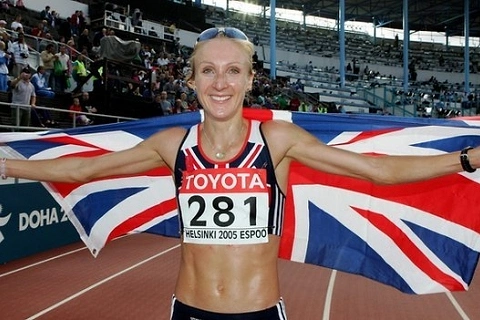 2005 Londra maratonunu kazanan Paula Radcliffe, maraton sırasında yol kenarına geçip tüm kameralar ve seyircilerin gözü önünde büyük abdestini yapmıştır.