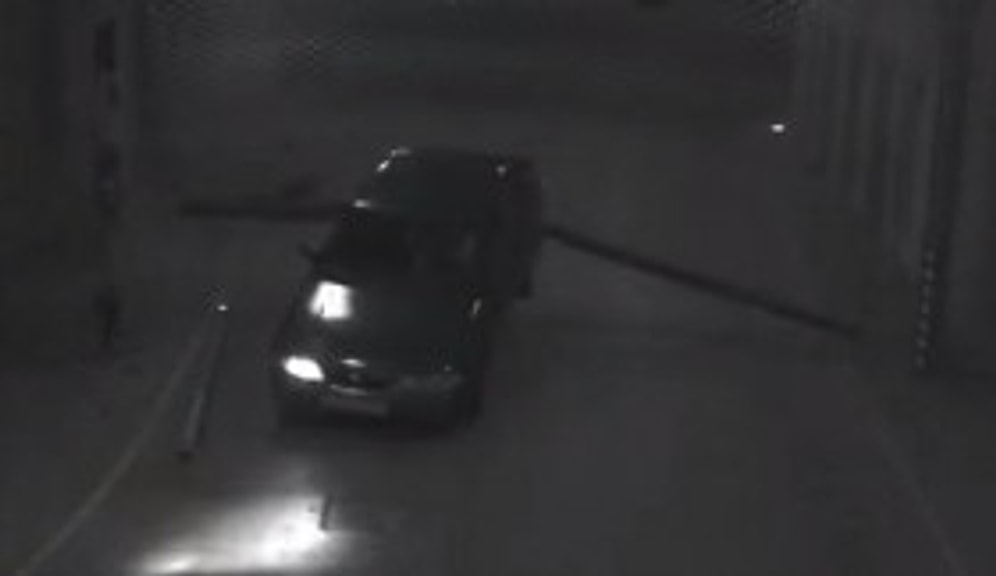 Telle Kapalı Yola Arabayla Girmeye Çalışan Karı Koca İnanılmazı Başarıyor