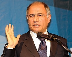 "Bu Millet Tarih Yazarken Badireleri Vakarla Aştı"