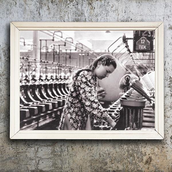 20) Tekstil atölyelerinde çalışan bir Türk kadını. 1930’lu yıllar.
