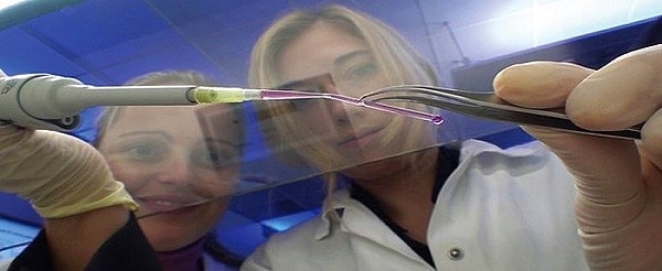 11. Ученые разработали технологию, которая производит искусственные вены.