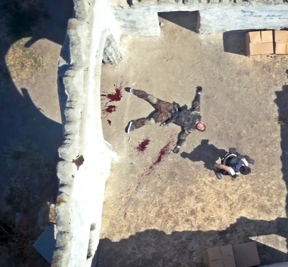 Gerçek Hayatı Eski Stil Oyunlar Gibi İzleyin