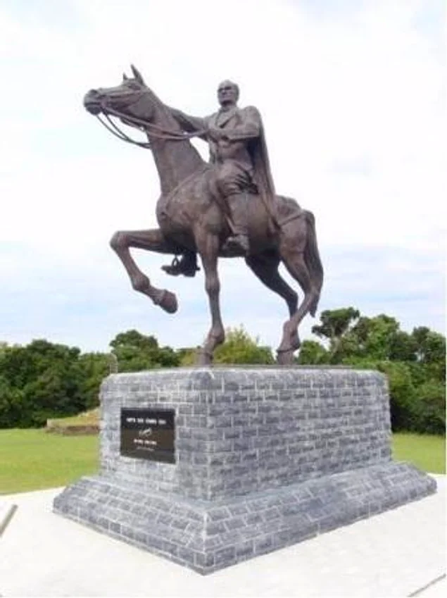 Statue of Mustafa Kemal Atatürk - Kuşimoto, Japonya