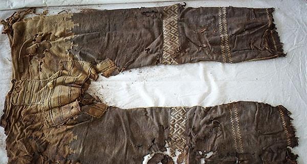 7. En eski pantolon (3.300 yıl)