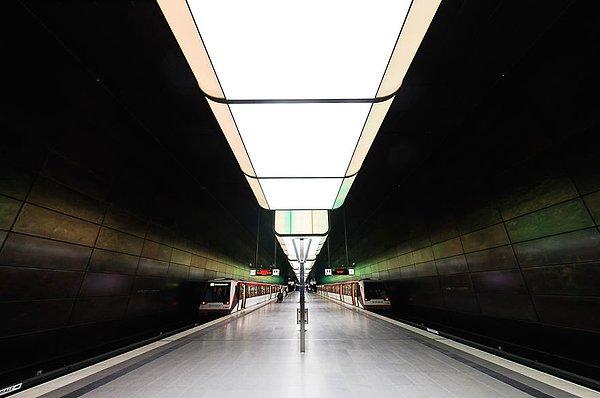24. Hafencity Metro İstasyonu, Hamburg, Almanya