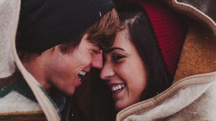 Kadınların Eğlenceli ve Espritüel Erkekleri Tercih Etmesinin 9 Mantıklı Nedeni