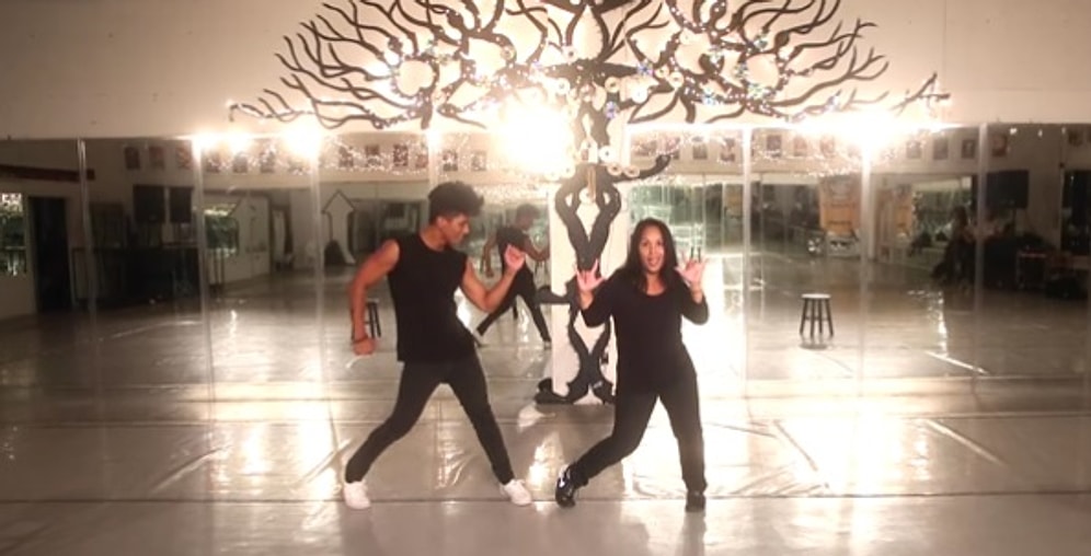 İşitme Engelli Kadın ve Oğlunun Mükemmel Dansı