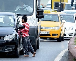 Türkiye'de 300 Bin Suriyeli Çocuk Okulsuz