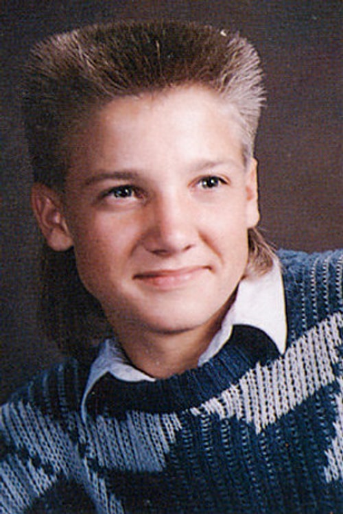 Yok artık diyorsunuz, biliyorum ama bu gerçekten de Jeremy Renner'ın iki farklı görünümü.