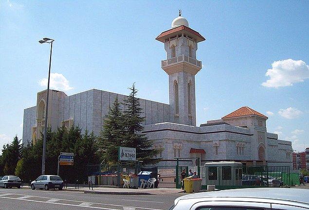 30. İslam Kültür Merkezi ve Camii- İspanya
