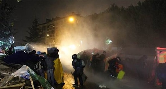 Validebağ'da Gazlı Müdahale Gece de Devam Etti