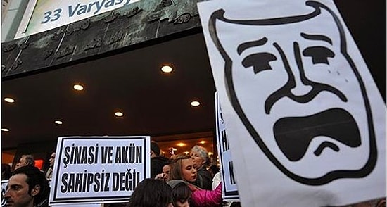 Sanatçılar Akün ve Şinasi Sahneleri İçin Nöbet Tutuyor