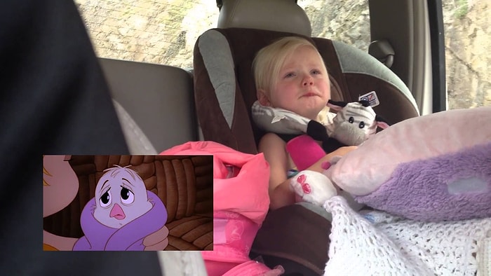 Çizgi Film İzlerken Duygulanan Küçük Kız