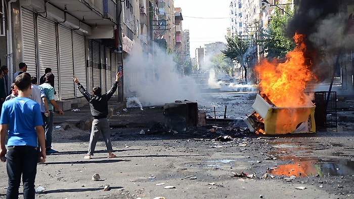 Diyarbakır Valiliği Çocuklara Maytap ve Lastik Satışını Yasakladı