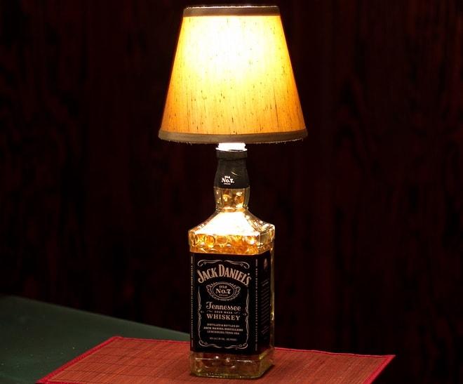 Jack Daniels Şişeleri İle Yapabileceğiniz 14 Kreatif Obje