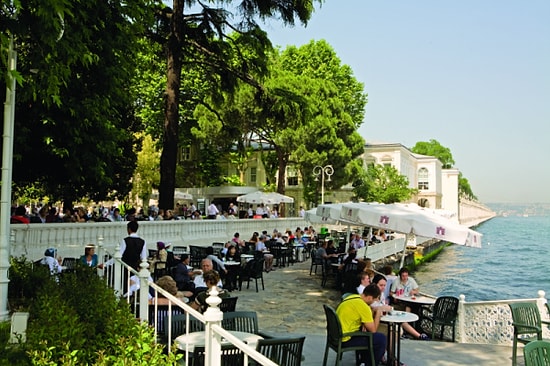 Saray İşletmecileri Vekil Yakını Çıktı