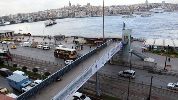 Sirkeci'deki Yaya Üst Geçidi Kaldırıldı