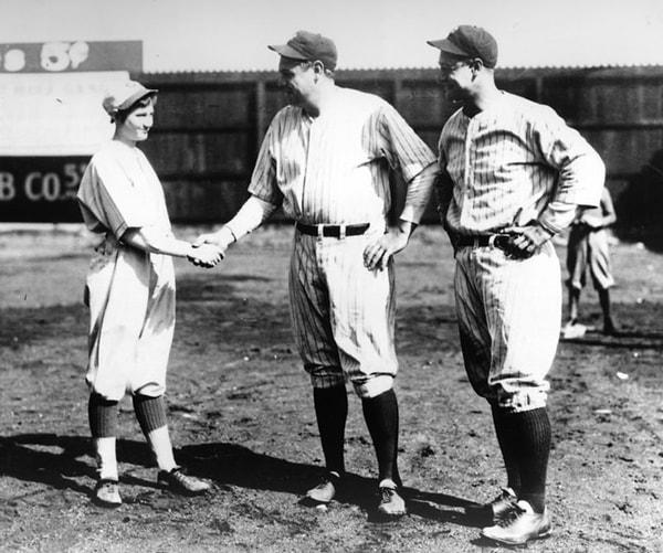 4. Babe Ruth ve Lou Gehrig'i alt eden ilk kadın beyzbolcu, Jackie Mitchell.