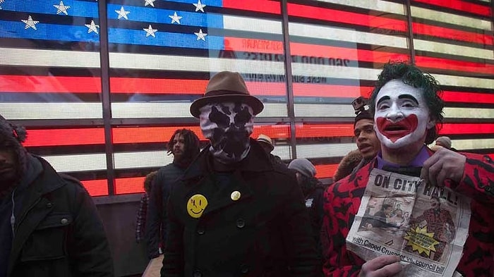 Ferguson Öfkesi Dinmiyor: Los Angeles'ta 250 Kişi Gözaltına Alındı