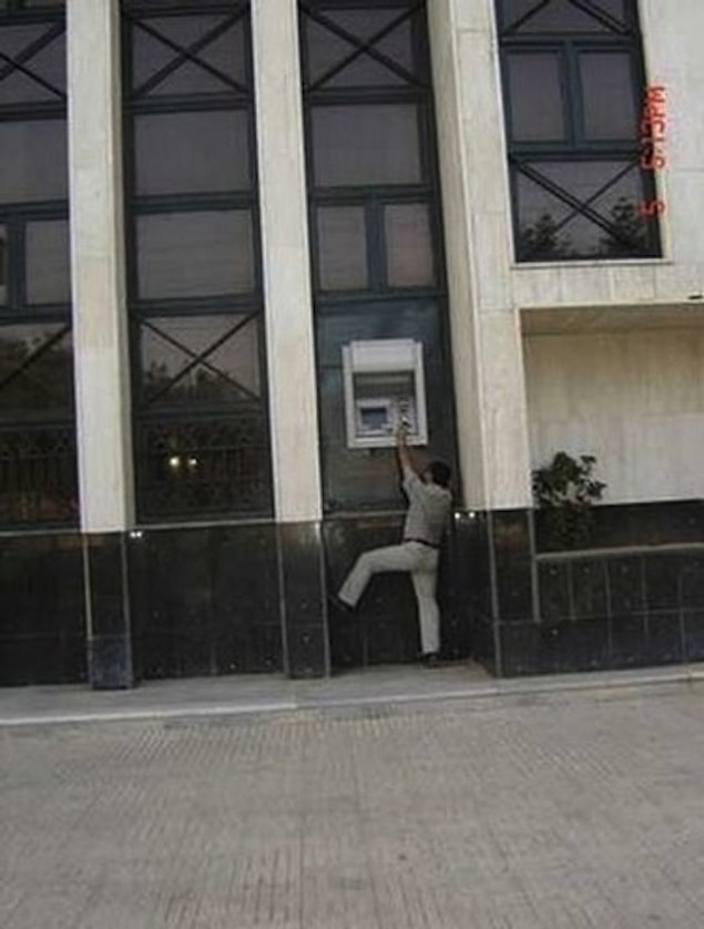 14. Gulliver'e ait bir bankanın ATM'si...