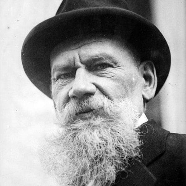 9. Lev Nikolayeviç Tolstoy