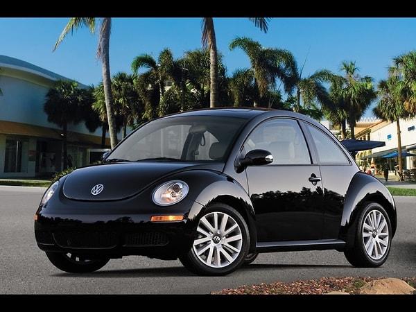 Volkswagen Beetle Bir zamanların en çok sevilen otomobillerindendi. Hatta Pembe Beetle Avrupa’nın bir çok ülkesinde fotoğraflanmıştı.