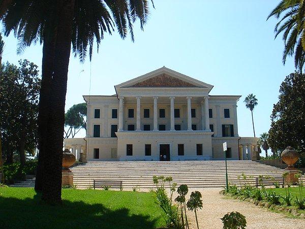 9. Mussolini'nin gözdesi "Villa Torlonia"