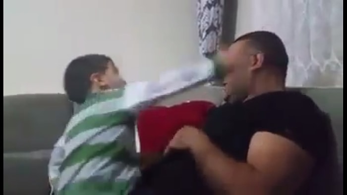 Babasına Tokat Atarak Sayı Saymayı Öğrenen Çocuk