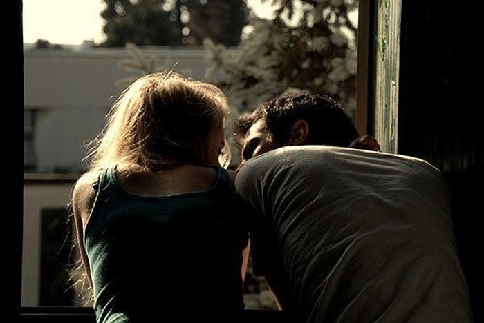 Kadınlar İçin 20'li Yaşlarında Biriyle Sevgili Olmakla 30'lu Yaşlarında Biriyle Sevgili Olmak Arasındaki 16 Fark