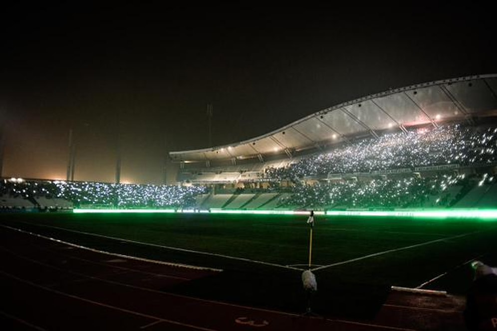 Beşiktaş - Tottenham Maçında Elektrikler Kesilince Ortaya Çıkan Müthiş Görüntü