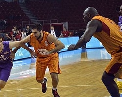 Galatasaray'da İki Flaş Ayrılık