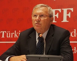 Zekeriya Alp İstifa Etti