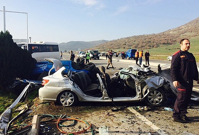 İzmir'de Trafik Kazası: 6 Ölü