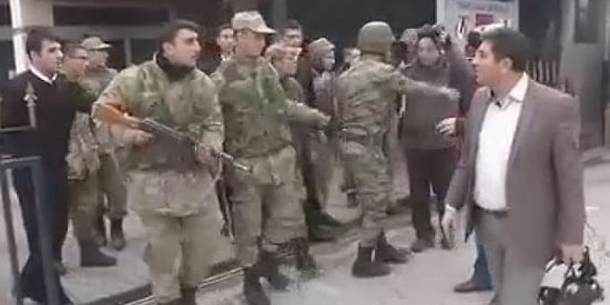 Ankara'da 100 Kişinin Gözaltına Alındığı Olaylarda Polis Orduevine Girmeye Çalıştı