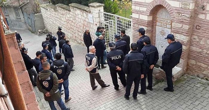 Polis, Gülen'in Onursal Başkanı Olduğu Vakfı Boşalttı